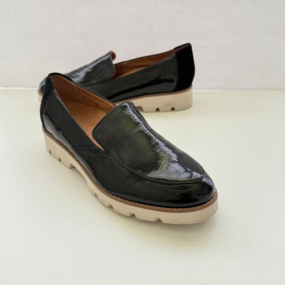 Vionic Kensley SlipOn Suede Patent Leather Loafer SZ 8.5 Smart Casual Minimalist - Picture 2 of 10